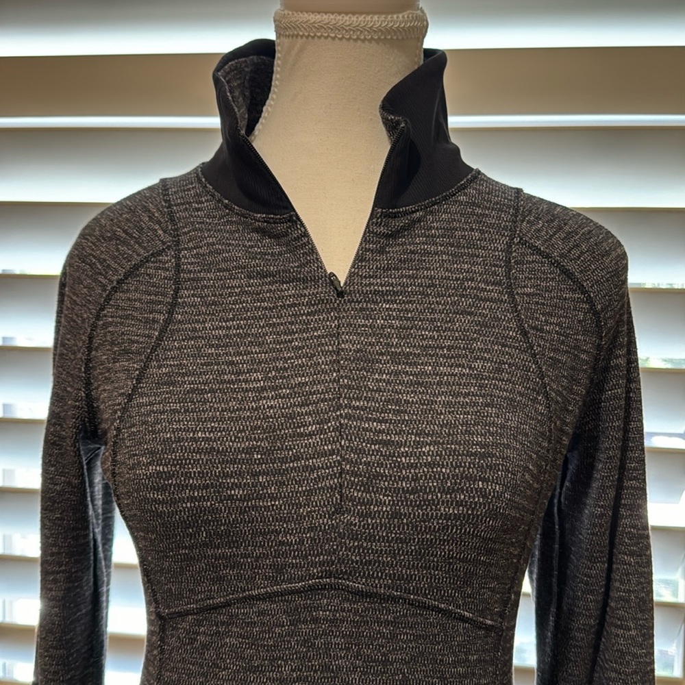 Like new Lulu lemon tops